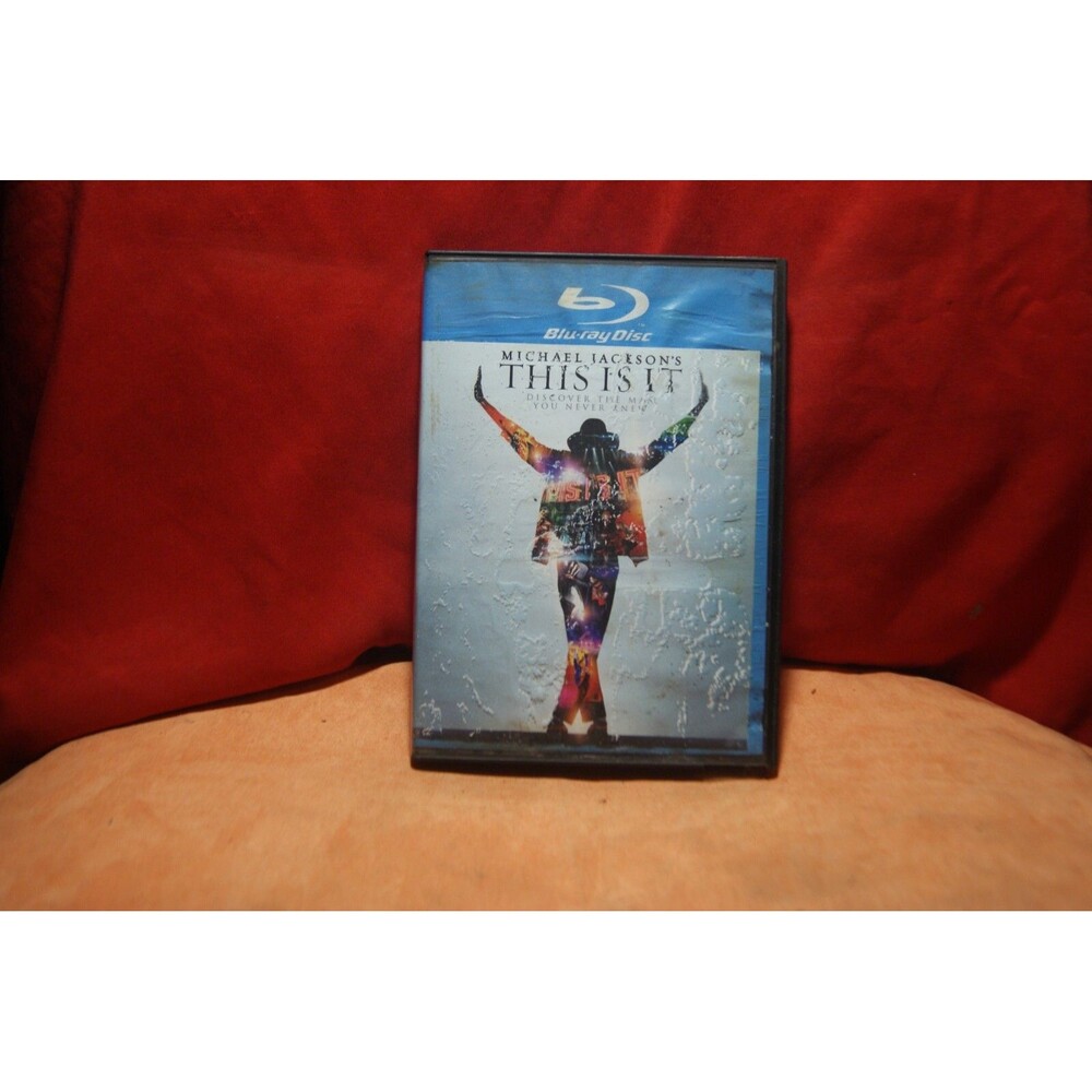 Michael Jackson This is It (Blu-Ray) - Blu-ray By Michael Jackson A Must Have